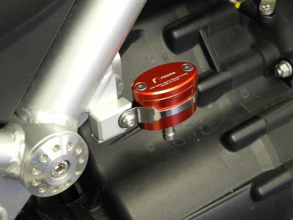 DÄS-​Halter-Kit mit Bremsflüssigkeitsbehälter für Fußbremse STELVIO